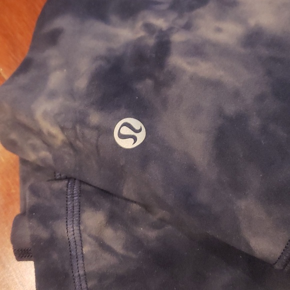 Lululemon - Picture 5 of 5
